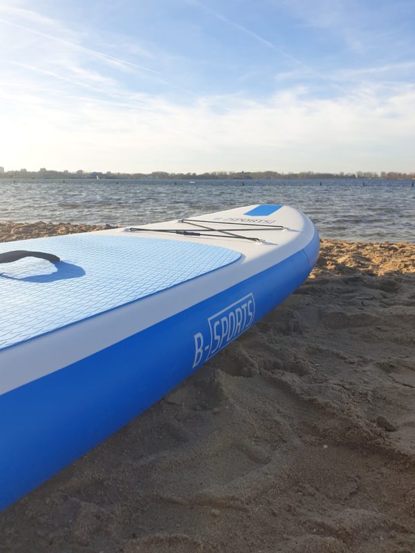 Suppen op strand Bergen op Zoom